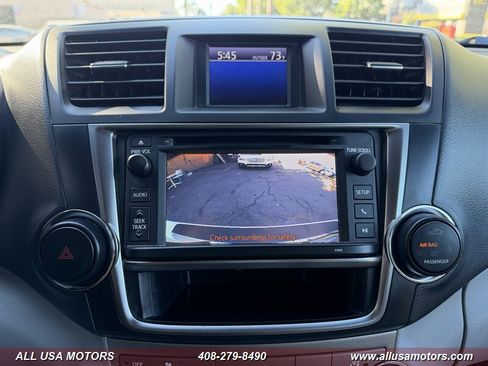 Used 2013 Toyota Highlander Plus AWD/4WD image 38