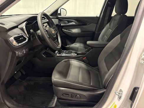 Used 2023 Chevrolet TrailBlazer LT w/ Convenience Package AWD/4WD image 12