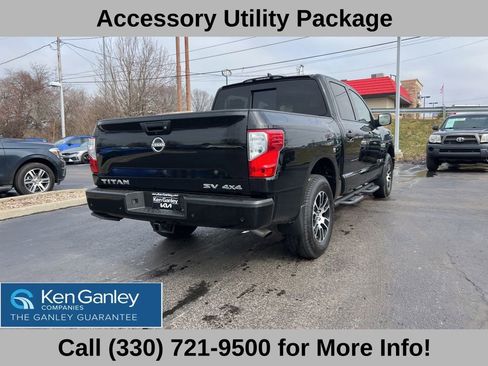 Used 2023 Nissan Titan SV w/ SV Convenience Package image 8