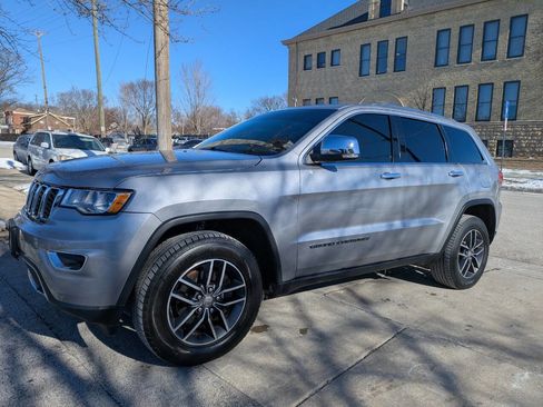 Used 2018 Jeep Grand Cherokee Limited image 12