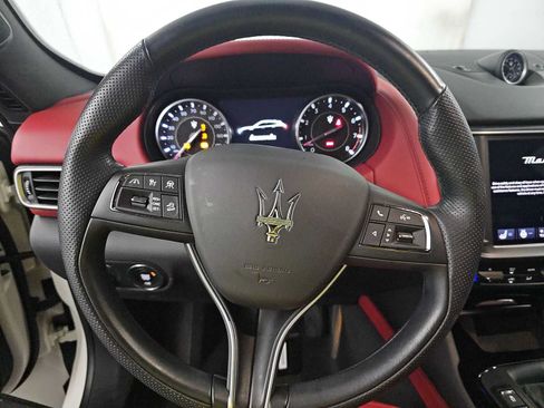 Used 2023 Maserati Levante GT AWD/4WD image 10