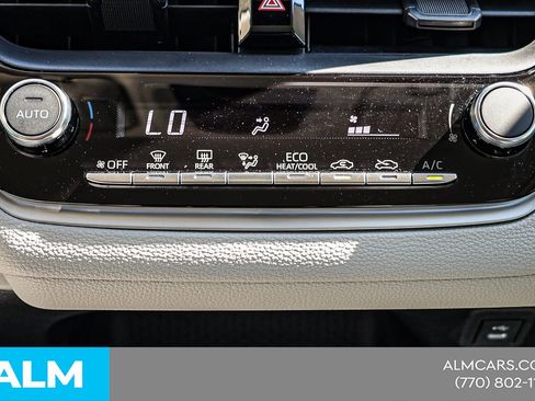 Used 2025 Toyota Corolla LE FWD image 32