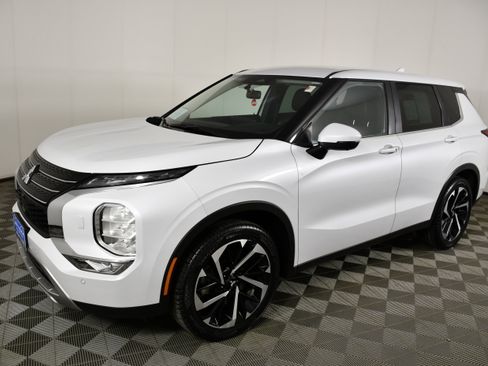 Used 2022 Mitsubishi Outlander SE AWD/4WD image 10