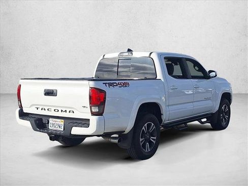 Used 2019 Toyota Tacoma TRD Sport image 5