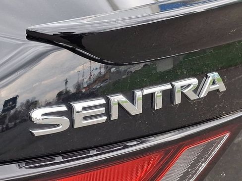 Used 2025 Nissan Sentra SR FWD image 30