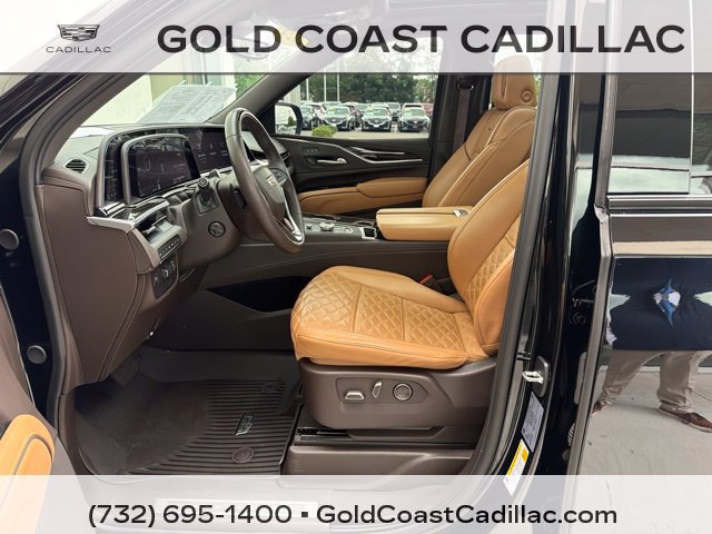 Certified 2024 Cadillac Escalade Sport w/ LPO, ONYX Package AWD/4WD image 19