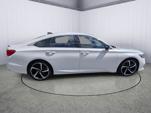 Used 2021 Honda Accord Sport image 2