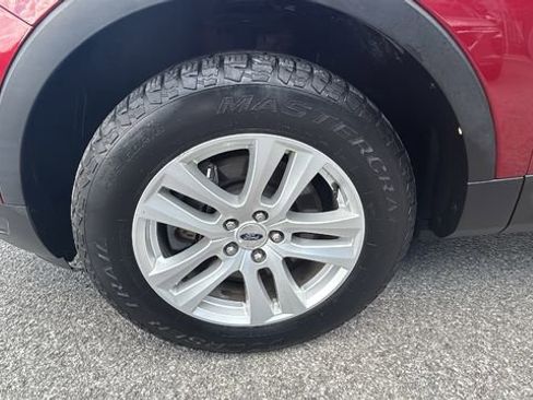 Used 2019 Ford Explorer XLT w/ Equipment Group 202A AWD/4WD image 9