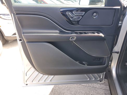 Certified 2020 Lincoln Aviator Reserve image 14