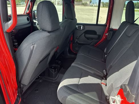Used 2024 Jeep Wrangler Unlimited Sport AWD/4WD image 18