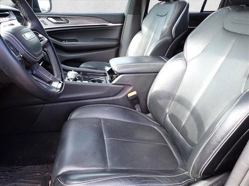 Used 2023 Jeep Grand Cherokee Overland w/ Advanced Protech Group III image 14