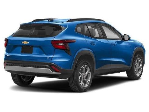 Used 2025 Chevrolet Trax LT image 95