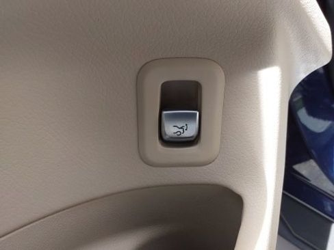 Used 2017 Mercedes-Benz GLC 300 4MATIC image 15