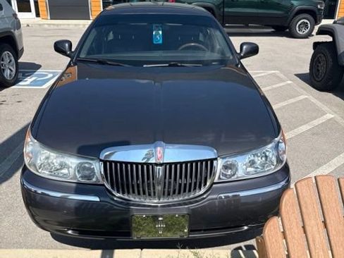 Used 1998 Lincoln Town Car Signature RWD image 5