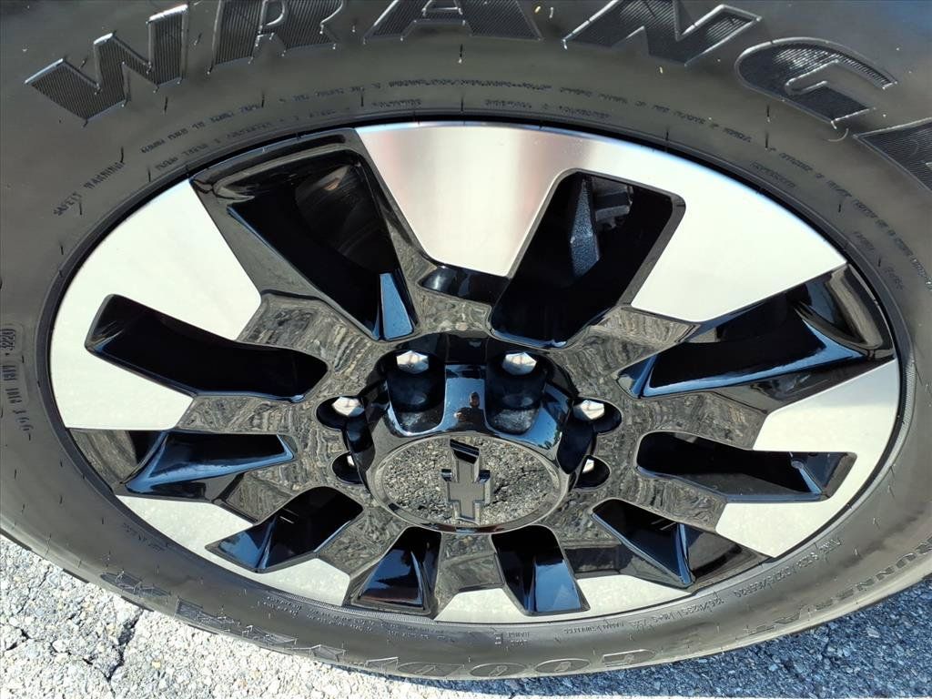 Used 2020 Chevrolet Silverado 2500 LT w/ All Star Edition AWD/4WD image 11