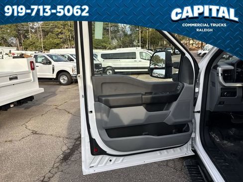 New 2026 Ford F250 XL w/ XL Chrome Package image 20