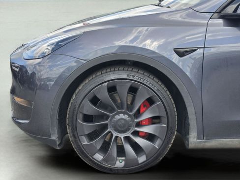 Used 2023 Tesla Model Y Performance AWD/4WD image 9