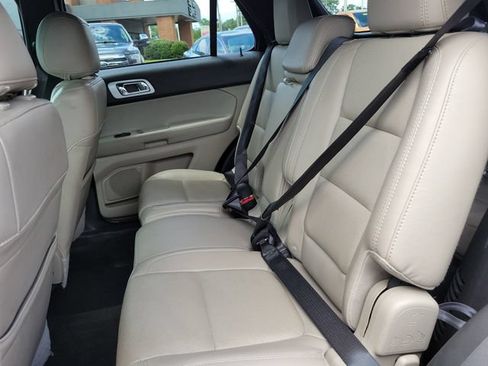 Used 2014 Ford Explorer Limited w/ Equipment Group 301A AWD/4WD image 27