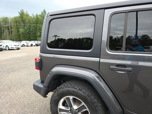 Used 2020 Jeep Wrangler Unlimited Sahara w/ Dual Top Group AWD/4WD image 13