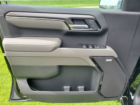 New 2026 Chevrolet Silverado 1500 ZR2 w/ Dark Appearance Package AWD/4WD image 9