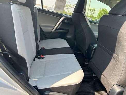 Used 2018 Toyota RAV4 XLE FWD image 28