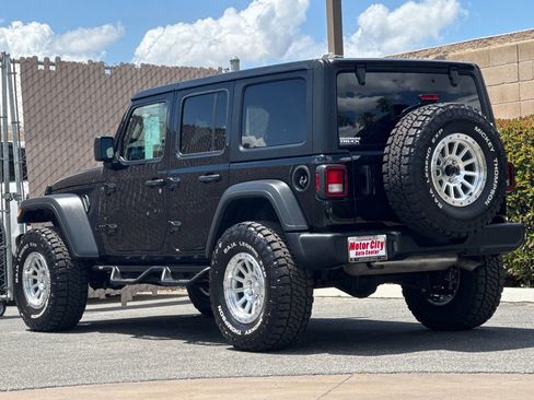 Used 2025 Jeep Wrangler Unlimited Sport AWD/4WD image 6