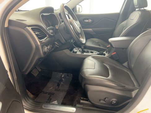 Used 2019 Jeep Cherokee Limited w/ Trailer Tow Group image 5