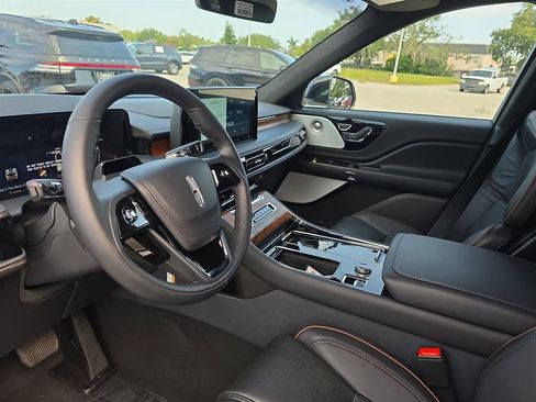New 2025 Lincoln Aviator Black Label image 20