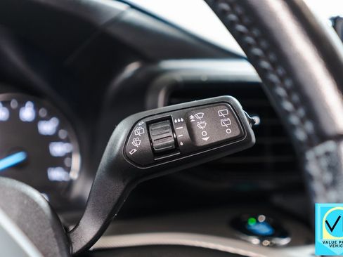 Used 2020 Ford Explorer XLT image 21