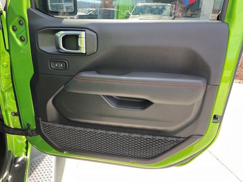 Used 2025 Jeep Wrangler Unlimited Rubicon image 27