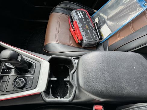 Used 2022 Toyota RAV4 LE AWD/4WD image 17