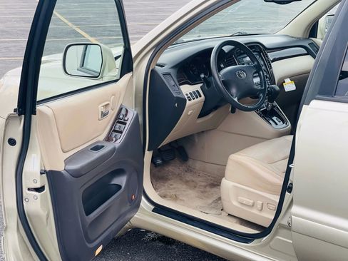 Used 2001 Toyota Highlander 2WD V6 image 14