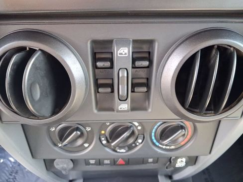 Used 2008 Jeep Wrangler Unlimited Rubicon w/ PWR Convenience Group AWD/4WD image 17