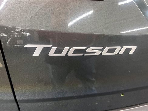 Used 2025 Hyundai Tucson Limited AWD/4WD image 9