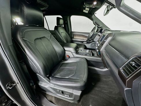 Used 2019 Ford Expedition Max Limited image 29