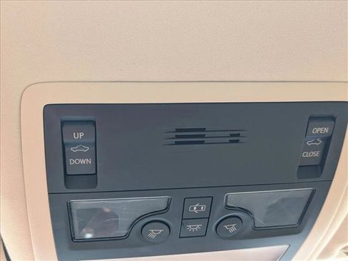 Used 2016 Lexus GS 200t w/ Preferred Accessory Package RWD image 19