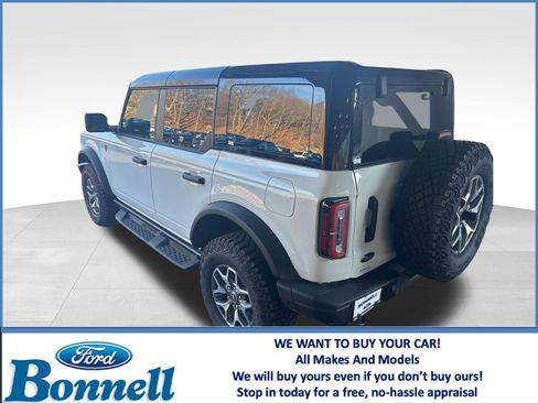 New 2025 Ford Bronco Badlands image 3