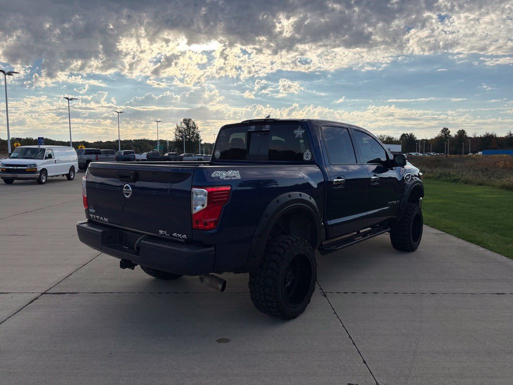 Used 2017 Nissan Titan SL AWD/4WD image 6