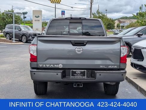 Used 2018 Nissan Titan SL AWD/4WD image 6