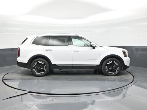 Used 2024 Kia Telluride S image 18