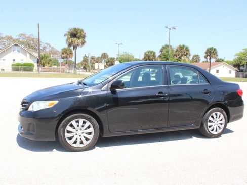 Used 2013 Toyota Corolla LE image 4