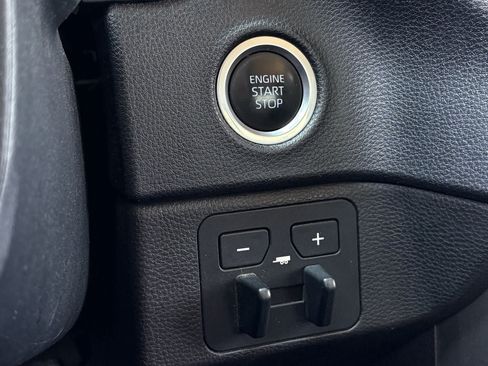Used 2022 Toyota Tundra SR5 AWD/4WD image 18