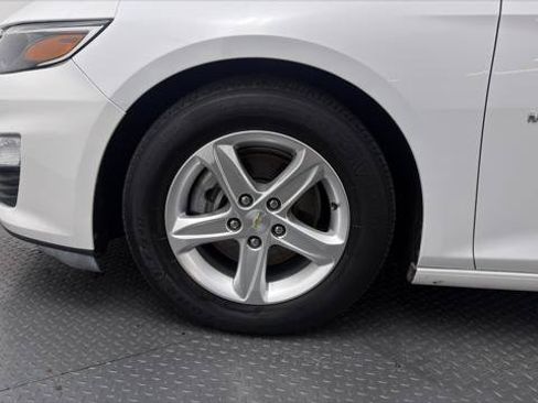 Used 2022 Chevrolet Malibu LS FWD image 36