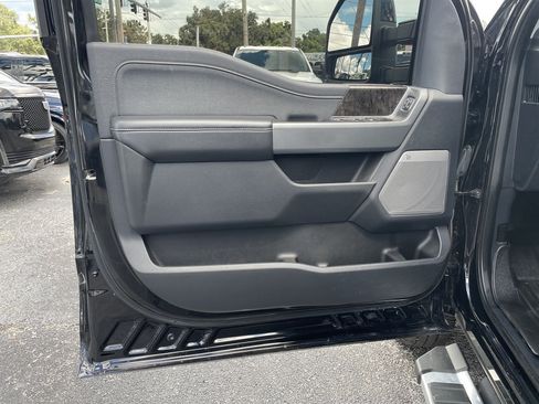 Used 2024 Ford F350 Lariat w/ FX4 Off-Road Package AWD/4WD image 37