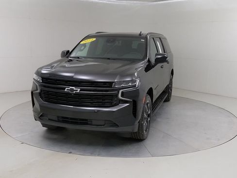 Used 2024 Chevrolet Suburban RST w/ Luxury Package AWD/4WD image 9