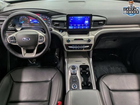 Certified 2022 Ford Explorer XLT w/ Equipment Group 202A AWD/4WD image 27