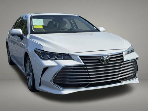 Used 2022 Toyota Avalon XLE w/ Moonroof Package image 8