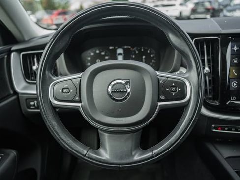 Used 2020 Volvo XC60 T6 Momentum w/ Protection Package Premier AWD/4WD image 30