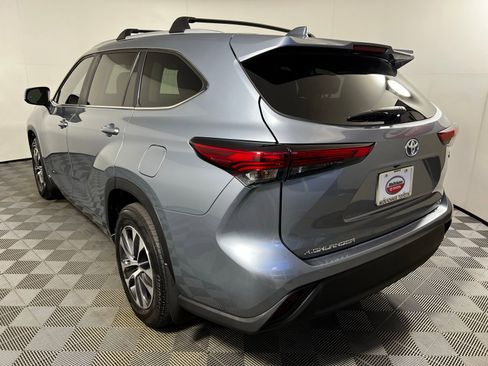 Certified 2023 Toyota Highlander XLE image 7