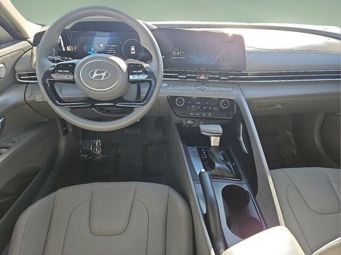 Used 2024 Hyundai Elantra SEL image 14